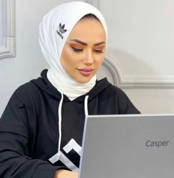 Hijab sporty dengan kain berkerut